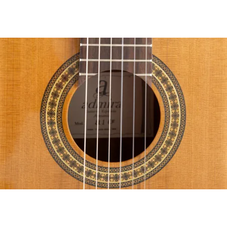 Guitarra Clásica Admira A1 Electrificada Fishman Serie Artesanía