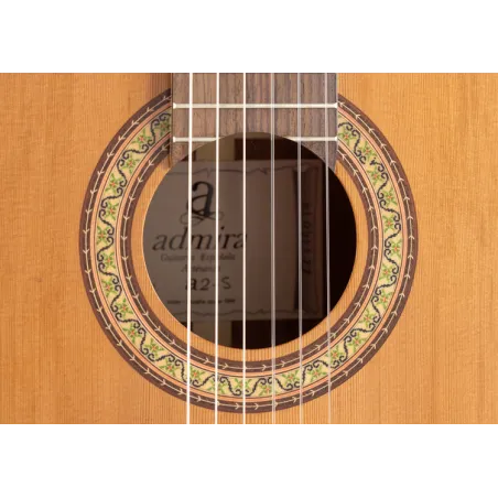 Guitarra Clásica Admira A2 Satinada Electrificada Serie Artesanía