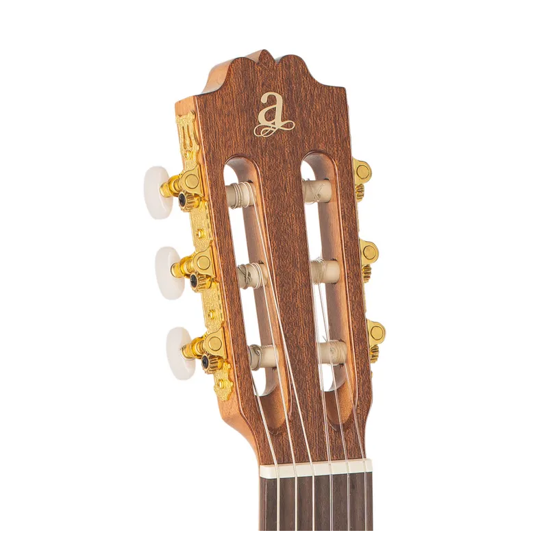 Guitarra Clásica Admira A2 Serie Artesanía Satinada