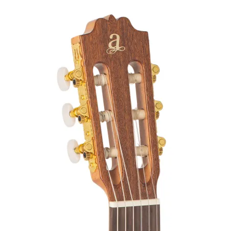 Guitarra Clásica Admira A2 Serie Artesanía Satinada