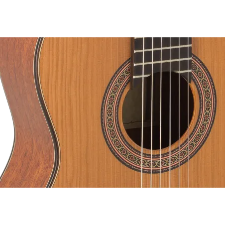 Guitarra Clásica Admira A40 Satinada Serie Artesanía