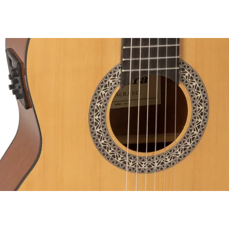 Guitarra Clásica Admira Alba 4/4 Electrificada Con Cutaway Serie Iniciación Brillo