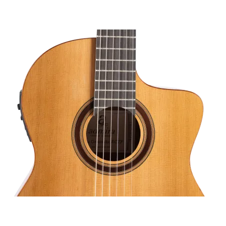 Guitarra Clásica Admira Granada Electrificada Fishman Cutaway Estrecha Serie Conservatorio