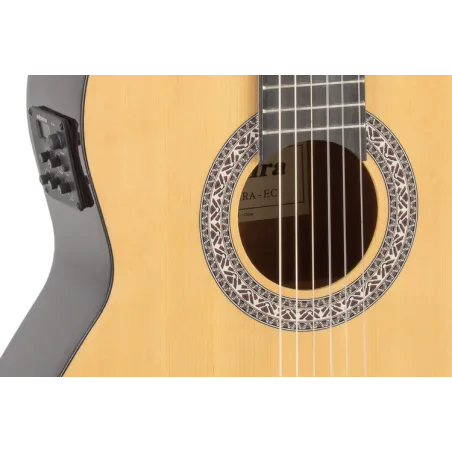 Guitarra Clasica Admira Sara 4/4 Electrificada Con Cutaway Serie Iniciación Brillo