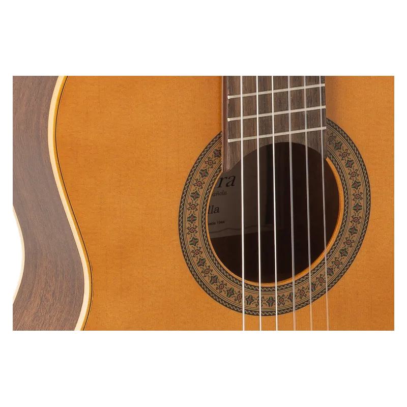 Guitarra Clásica Admira Sevilla Serie Estudio